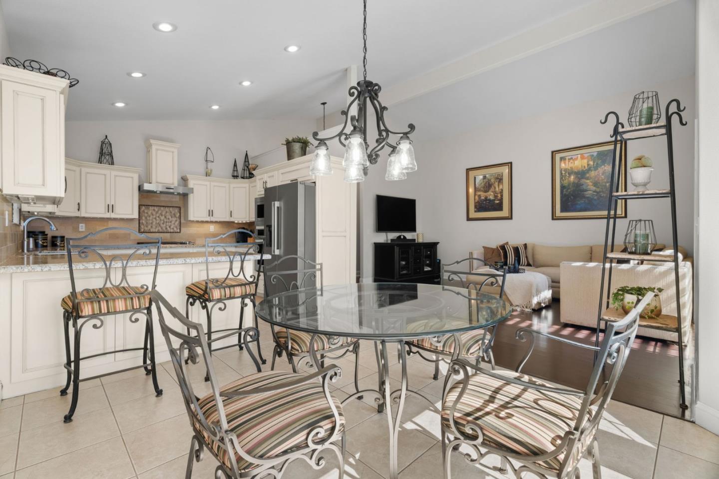 Detail Gallery Image 11 of 29 For 90 Angelica Way, Morgan Hill,  CA 95037 - 4 Beds | 3 Baths