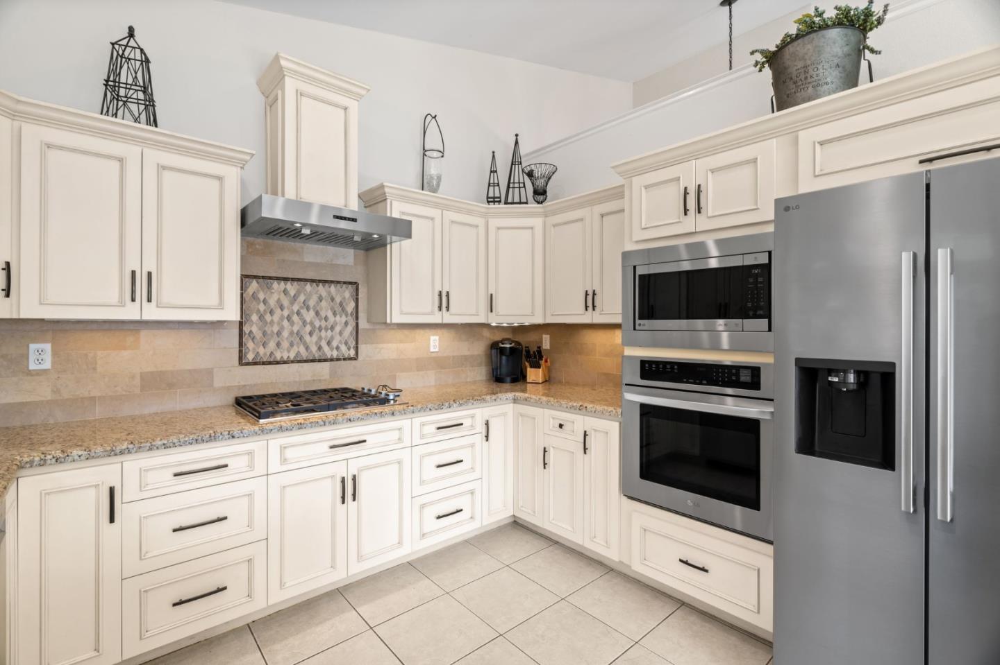 Detail Gallery Image 9 of 29 For 90 Angelica Way, Morgan Hill,  CA 95037 - 4 Beds | 3 Baths