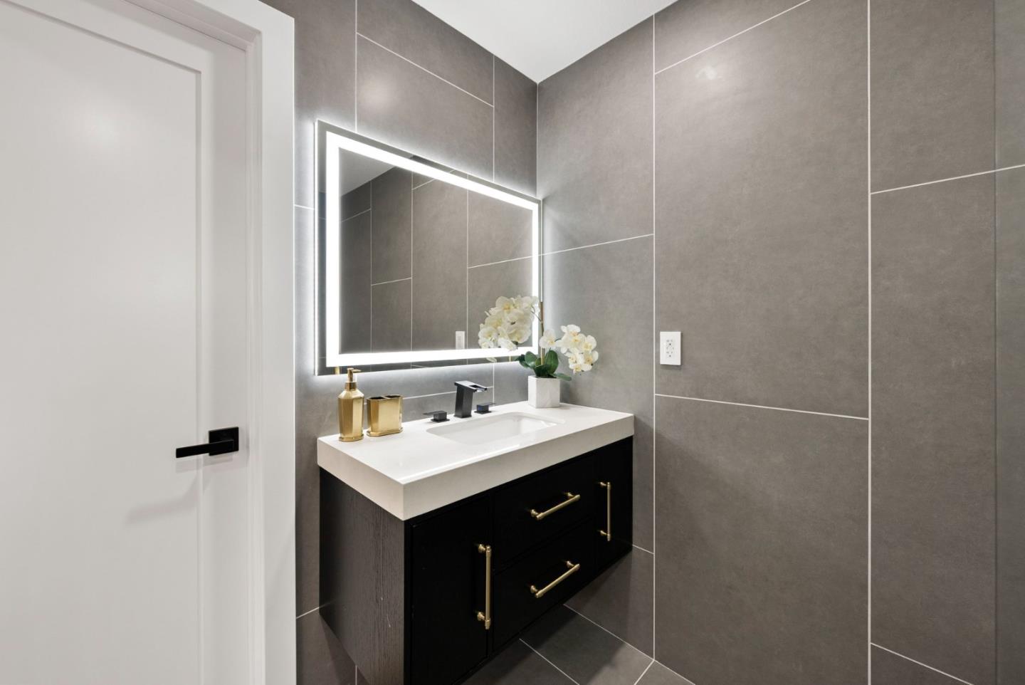 Detail Gallery Image 17 of 48 For 2090 Elmgrove Ln, San Jose,  CA 95130 - 4 Beds | 3 Baths