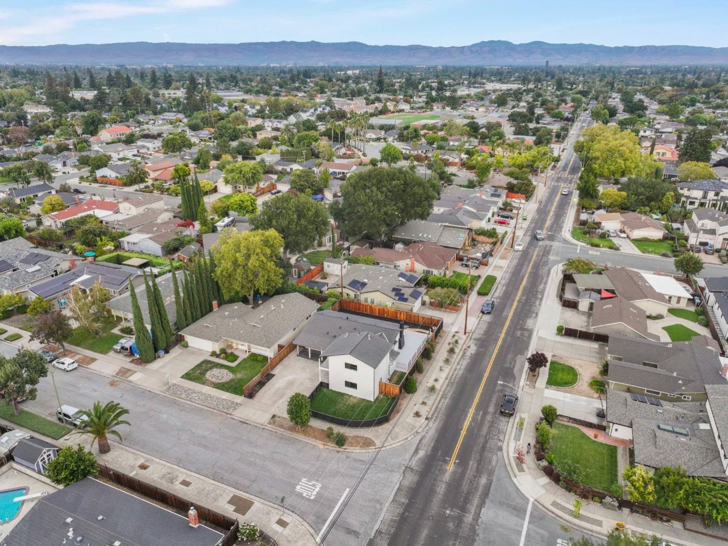 Detail Gallery Image 45 of 48 For 2090 Elmgrove Ln, San Jose,  CA 95130 - 4 Beds | 3 Baths