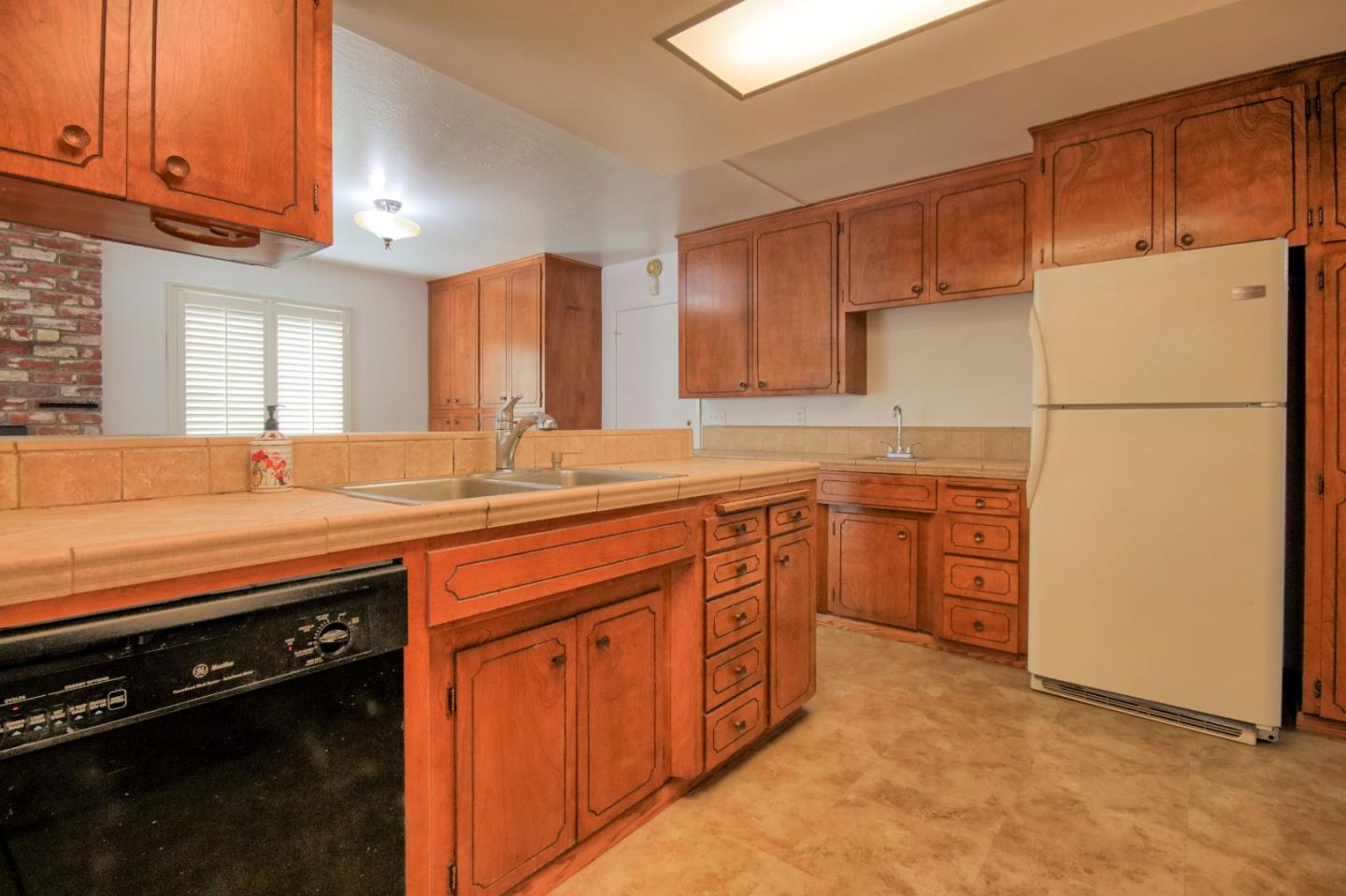 Detail Gallery Image 10 of 23 For 1111 Santa Fe Way, Salinas,  CA 93901 - 4 Beds | 2 Baths