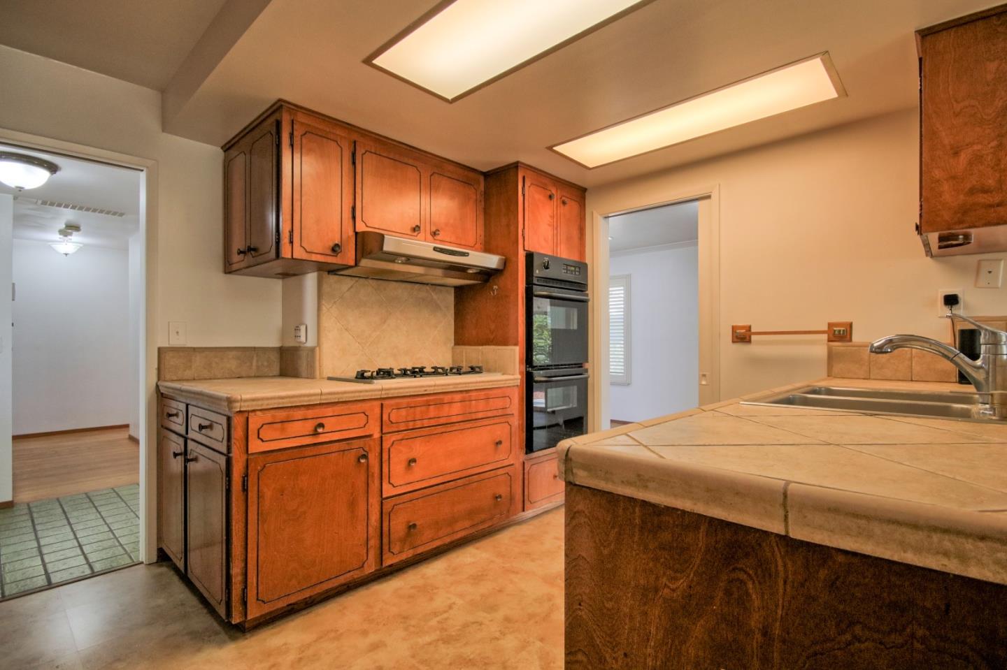 Detail Gallery Image 11 of 23 For 1111 Santa Fe Way, Salinas,  CA 93901 - 4 Beds | 2 Baths