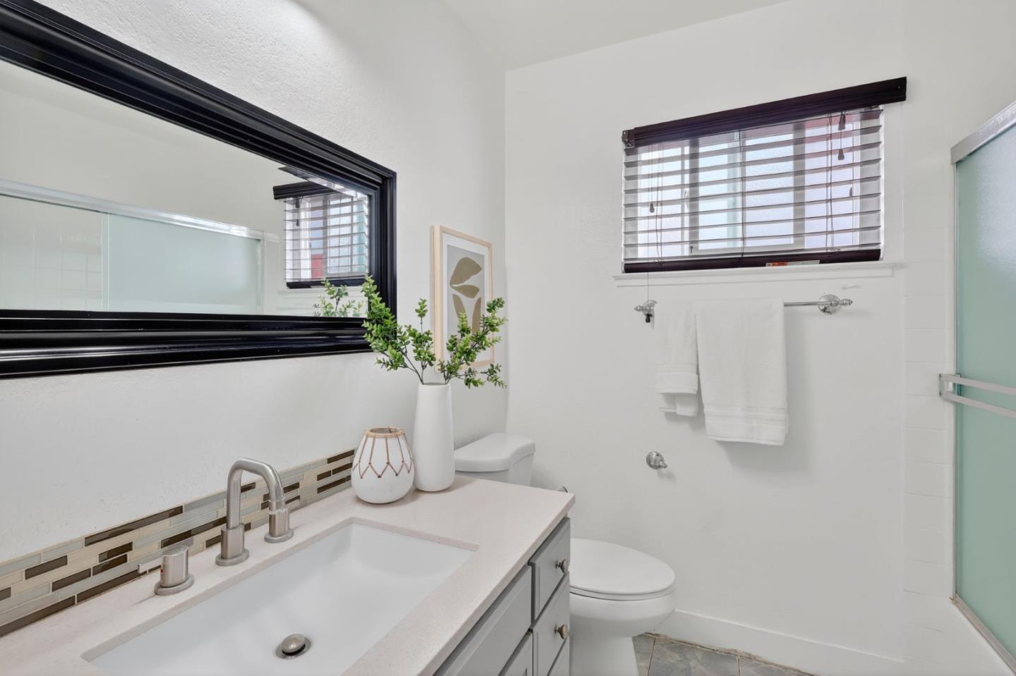 Detail Gallery Image 18 of 28 For 774 River View Dr, San Jose,  CA 95111 - 4 Beds | 3 Baths