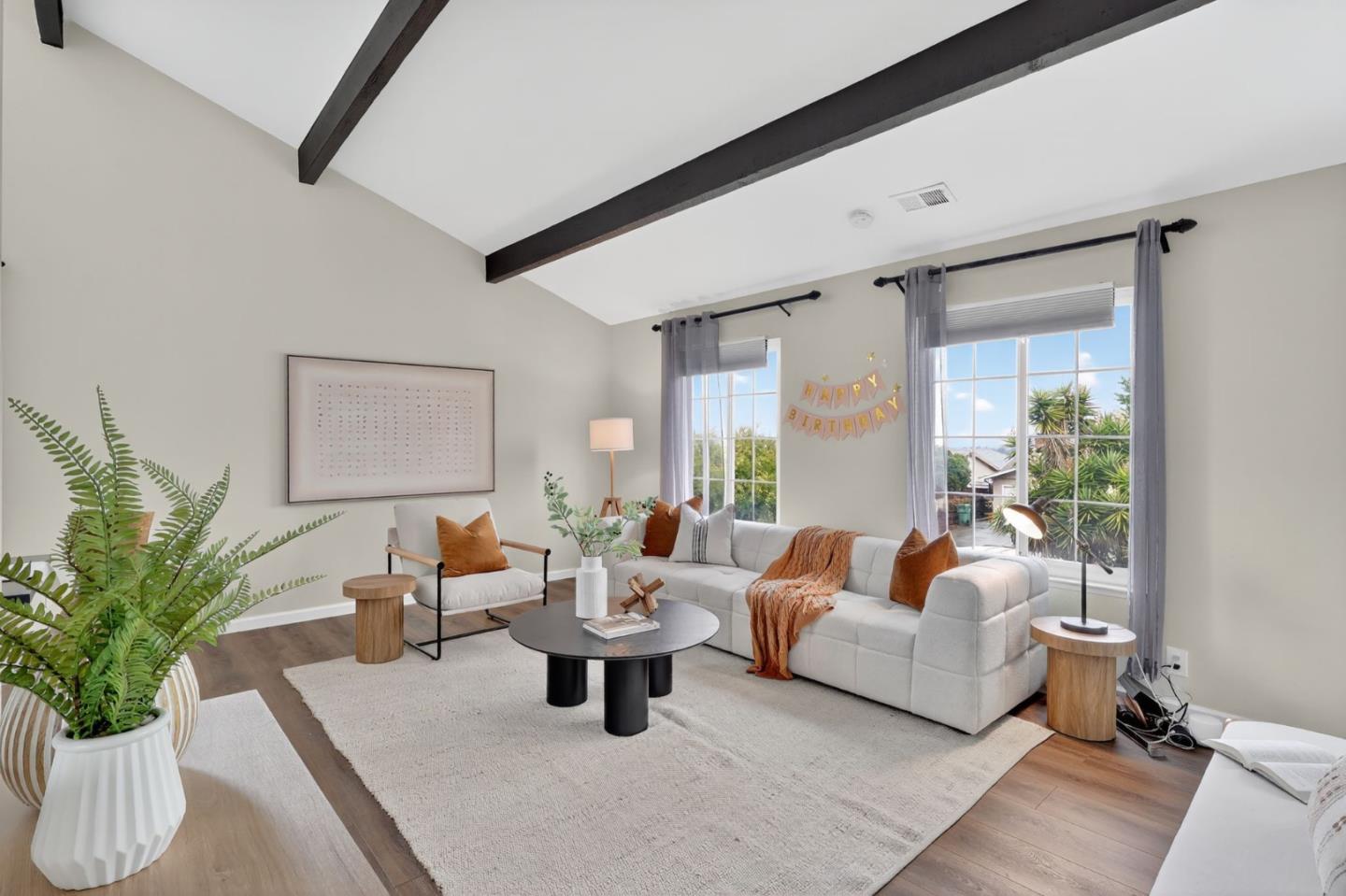 Detail Gallery Image 4 of 28 For 774 River View Dr, San Jose,  CA 95111 - 4 Beds | 3 Baths