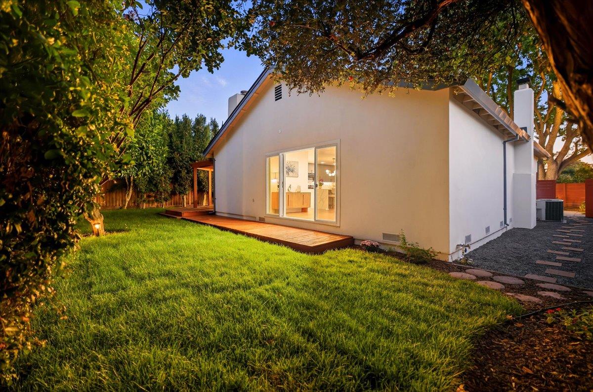 Detail Gallery Image 10 of 113 For 3104 Cherry Ave, San Jose,  CA 95118 - 4 Beds | 3 Baths