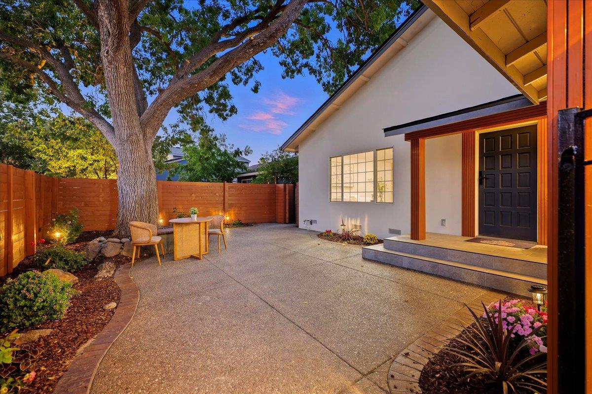 Detail Gallery Image 6 of 113 For 3104 Cherry Ave, San Jose,  CA 95118 - 4 Beds | 3 Baths