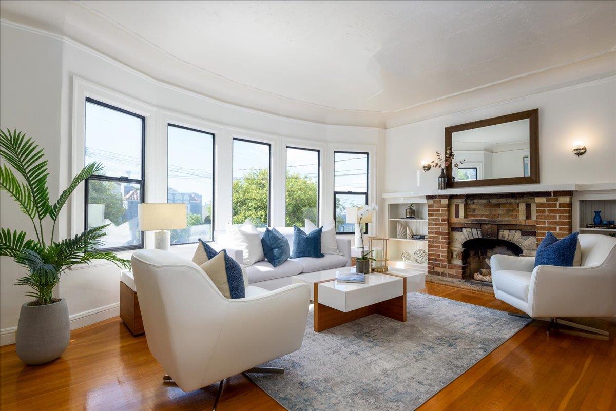 Detail Gallery Image 3 of 24 For 1678 24th Ave, San Francisco,  CA 94122 - 3 Beds | 2 Baths