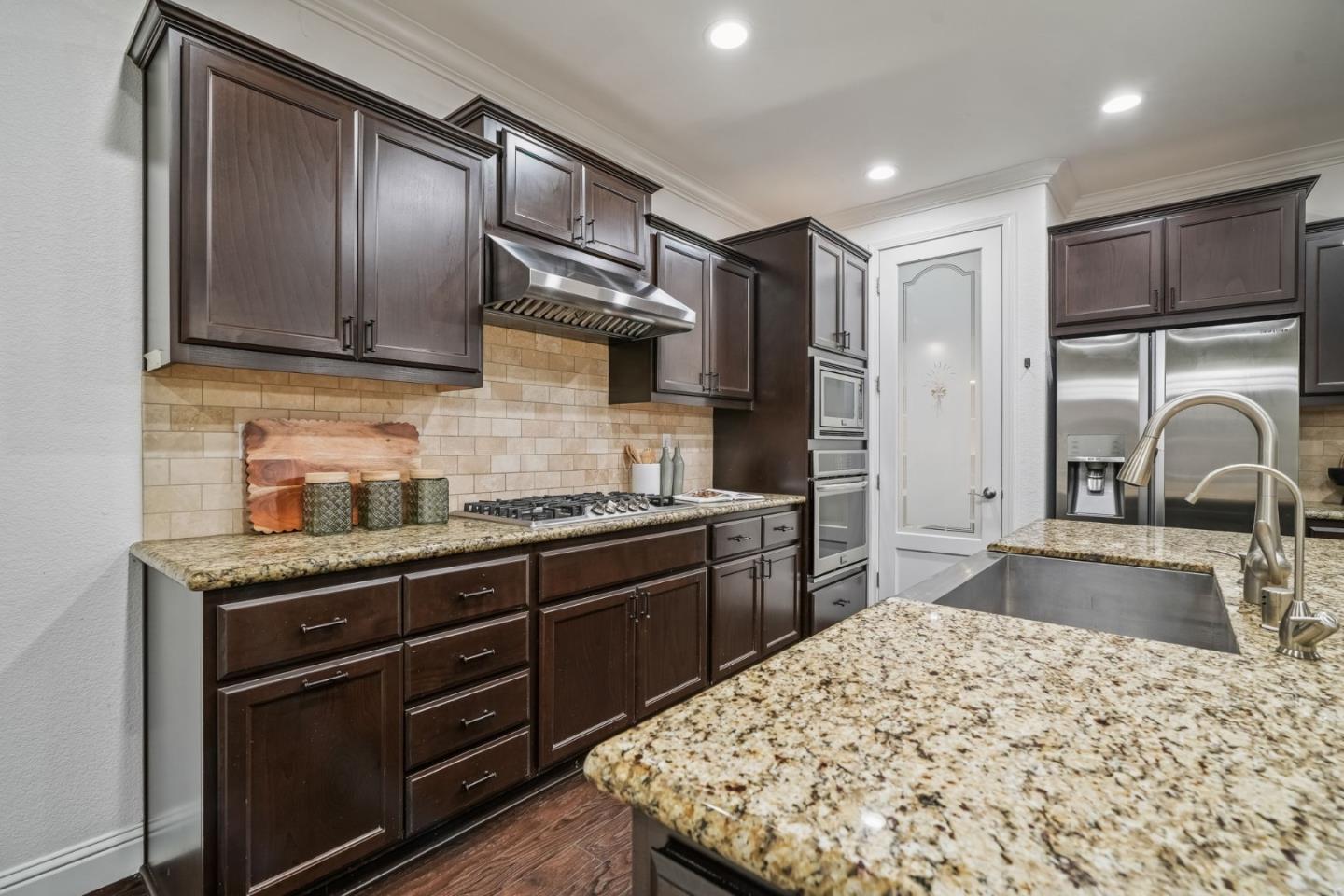 Detail Gallery Image 12 of 70 For 28784 Vista Grande Dr, Hayward,  CA 94544 - 4 Beds | 3 Baths