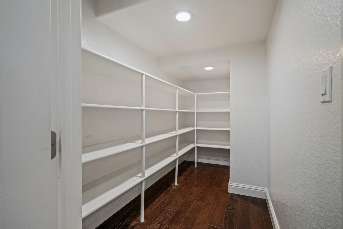 Detail Gallery Image 13 of 70 For 28784 Vista Grande Dr, Hayward,  CA 94544 - 4 Beds | 3 Baths