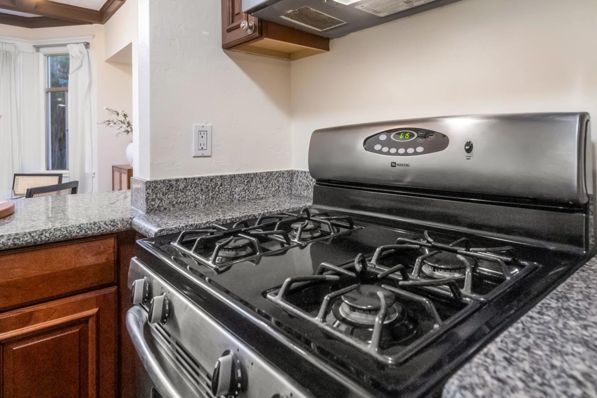 Detail Gallery Image 24 of 44 For 795 Dolores St, San Francisco,  CA 94110 - 3 Beds | 2 Baths