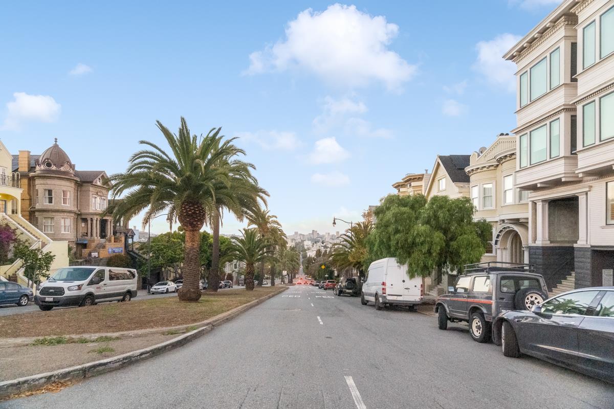 Detail Gallery Image 3 of 44 For 795 Dolores St, San Francisco,  CA 94110 - 3 Beds | 2 Baths