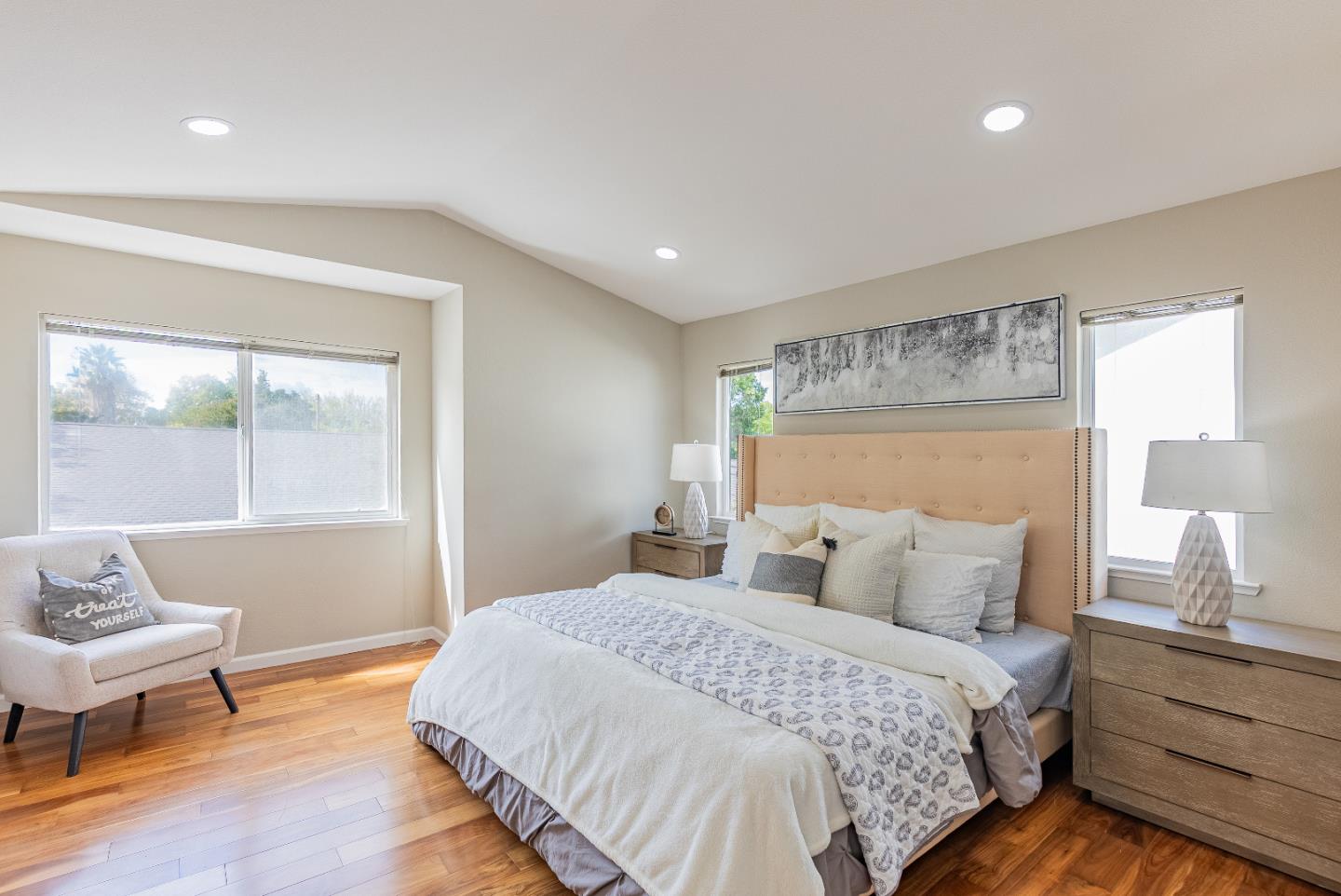 Detail Gallery Image 20 of 36 For 530 Devonshire Ct, Mountain View,  CA 94043 - 3 Beds | 2/1 Baths