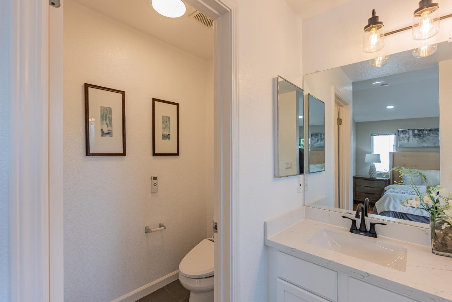 Detail Gallery Image 23 of 36 For 530 Devonshire Ct, Mountain View,  CA 94043 - 3 Beds | 2/1 Baths