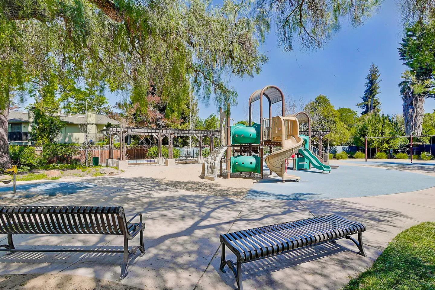 Detail Gallery Image 36 of 36 For 530 Devonshire Ct, Mountain View,  CA 94043 - 3 Beds | 2/1 Baths