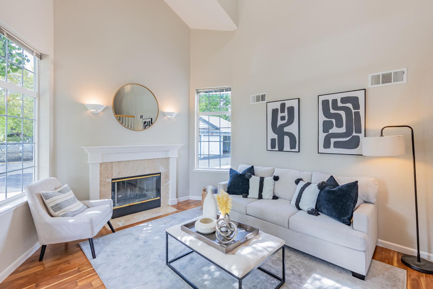 Detail Gallery Image 5 of 36 For 530 Devonshire Ct, Mountain View,  CA 94043 - 3 Beds | 2/1 Baths