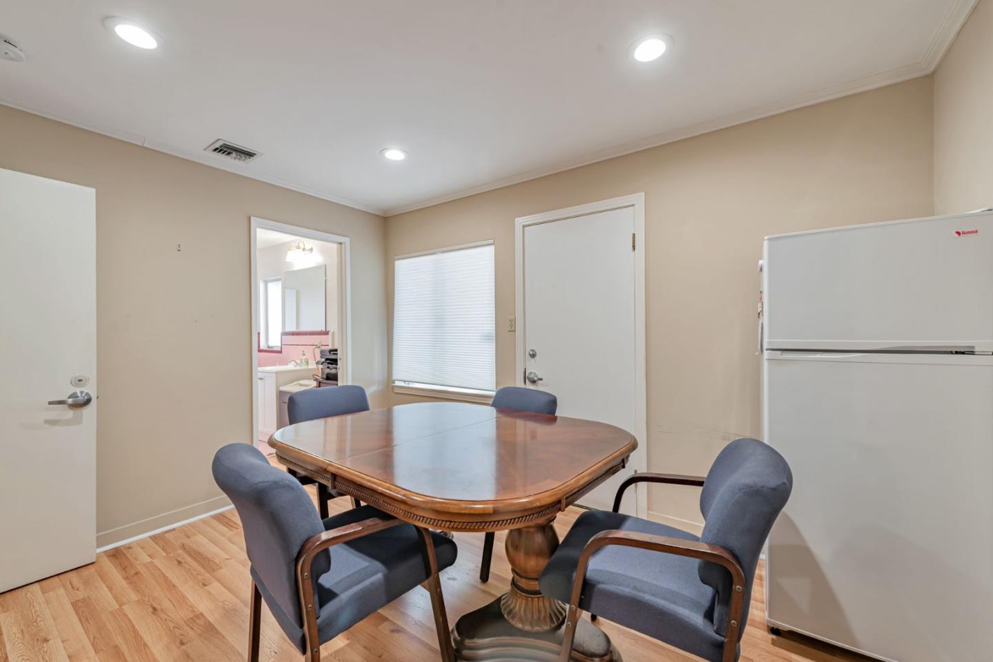 Detail Gallery Image 16 of 48 For 241 S San Antonio Rd, Los Altos,  CA 94022 - – Beds | – Baths