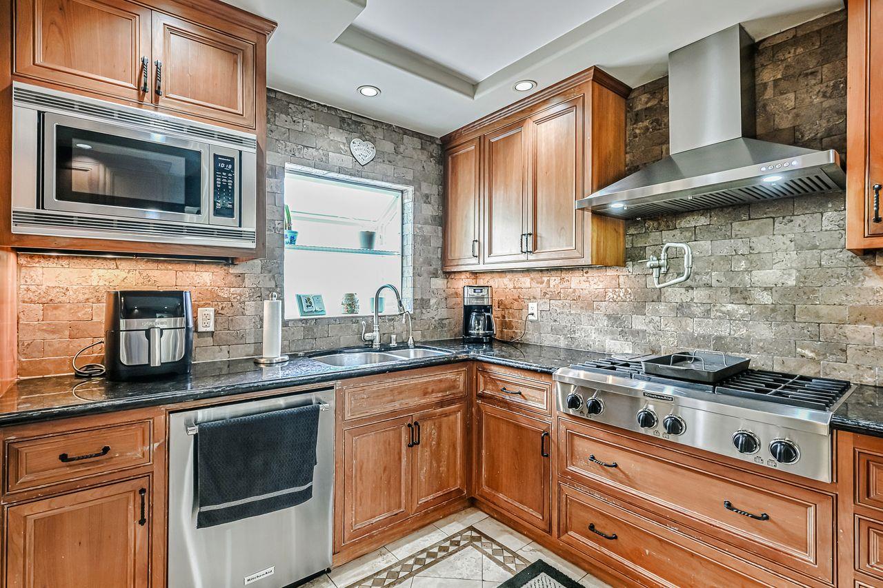 Detail Gallery Image 13 of 41 For 579 Hawthorne Ave, San Bruno,  CA 94066 - 3 Beds | 1/1 Baths