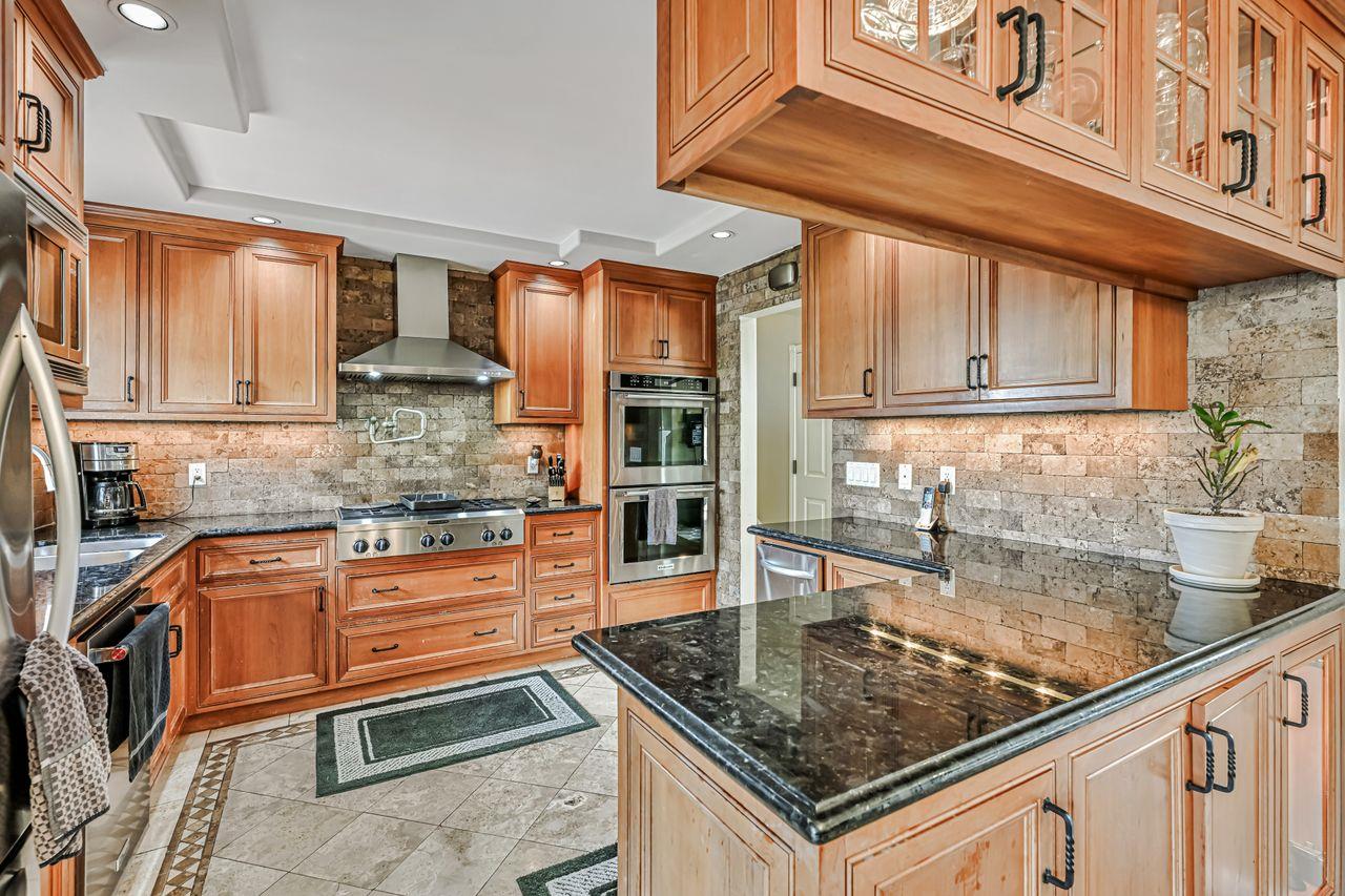 Detail Gallery Image 9 of 41 For 579 Hawthorne Ave, San Bruno,  CA 94066 - 3 Beds | 1/1 Baths