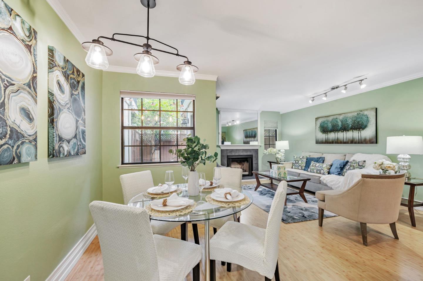 Detail Gallery Image 11 of 38 For 175 Evandale Ave #2,  Mountain View,  CA 94043 - 2 Beds | 2/1 Baths