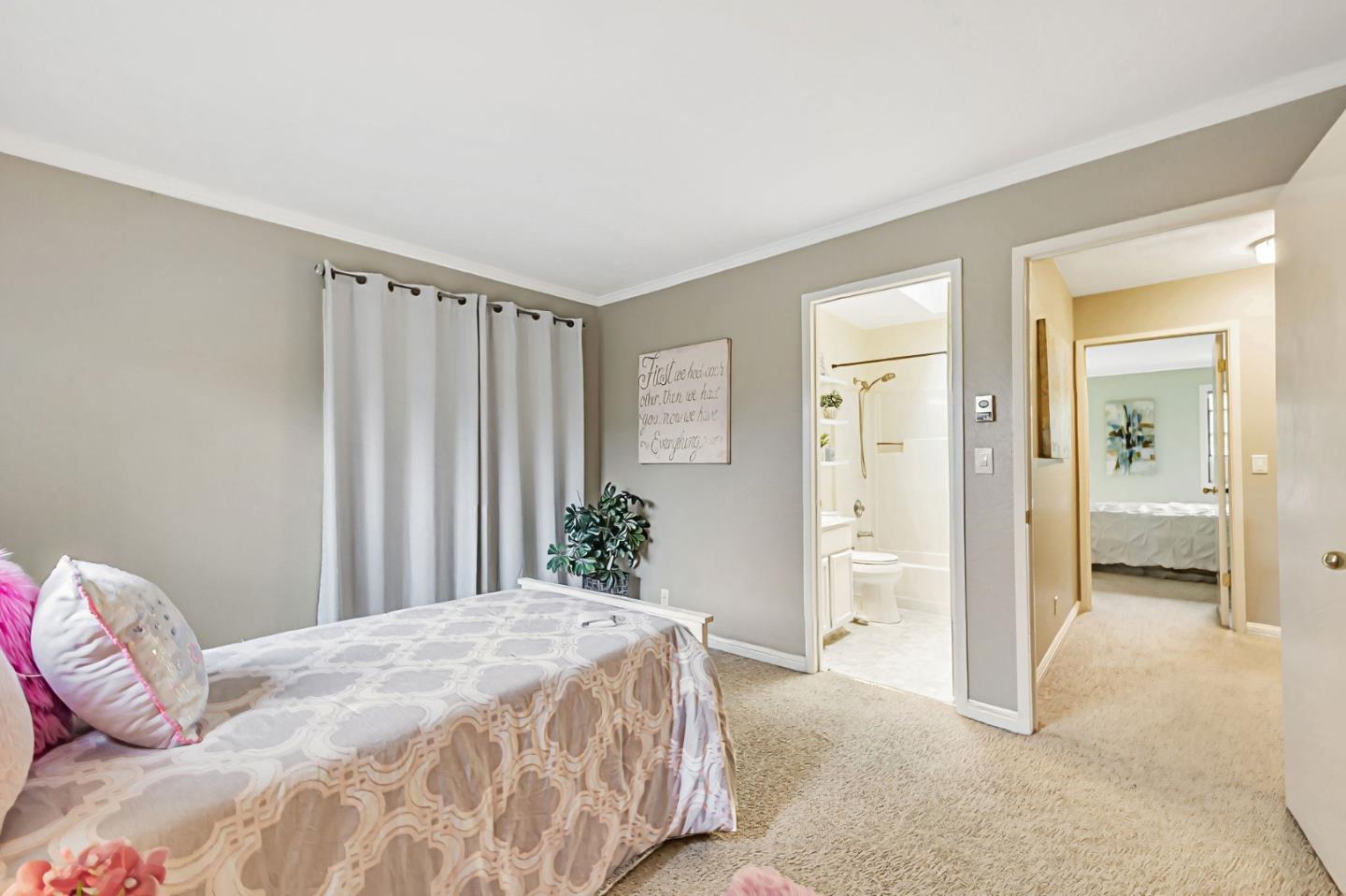 Detail Gallery Image 19 of 38 For 175 Evandale Ave #2,  Mountain View,  CA 94043 - 2 Beds | 2/1 Baths