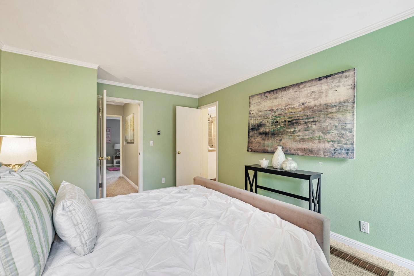 Detail Gallery Image 25 of 38 For 175 Evandale Ave #2,  Mountain View,  CA 94043 - 2 Beds | 2/1 Baths