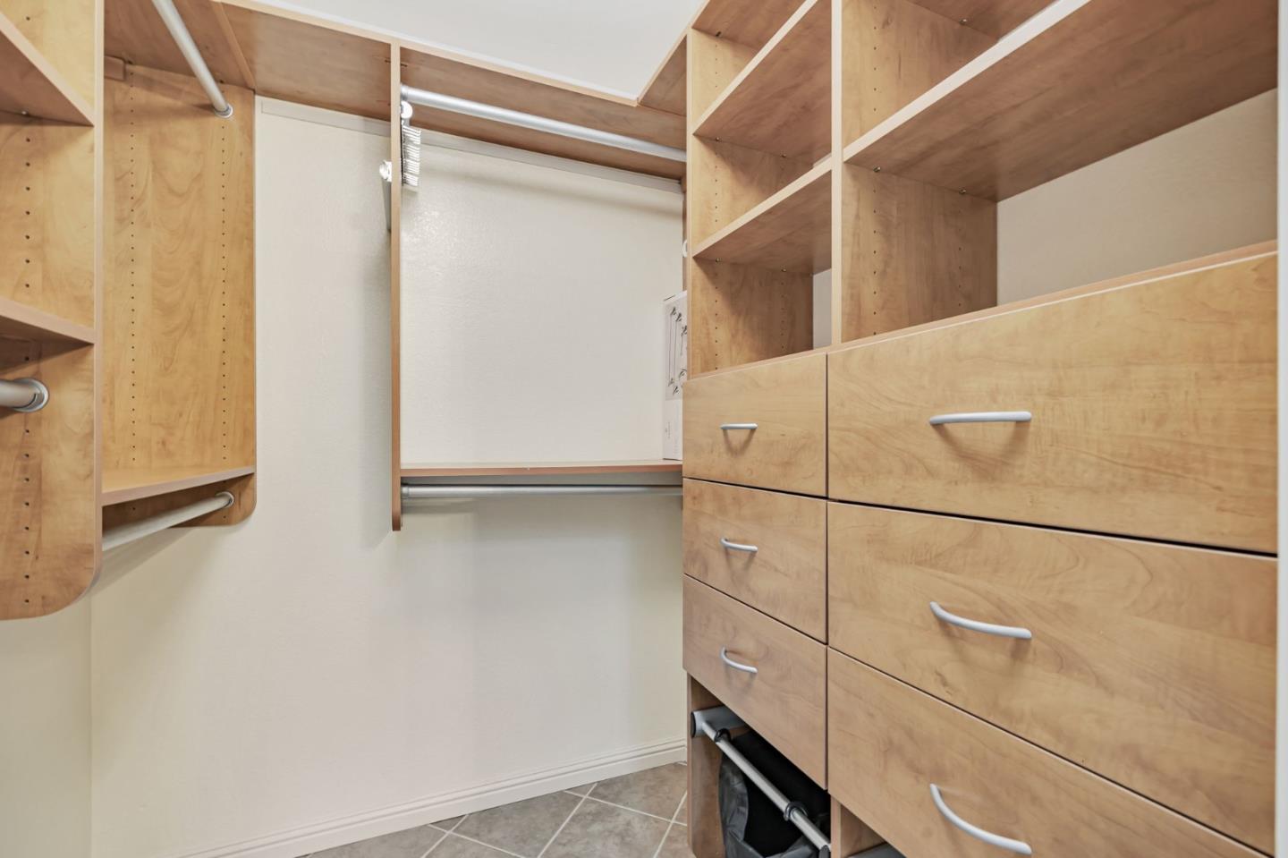 Detail Gallery Image 26 of 38 For 175 Evandale Ave #2,  Mountain View,  CA 94043 - 2 Beds | 2/1 Baths