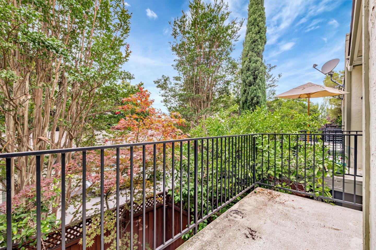 Detail Gallery Image 30 of 38 For 175 Evandale Ave #2,  Mountain View,  CA 94043 - 2 Beds | 2/1 Baths