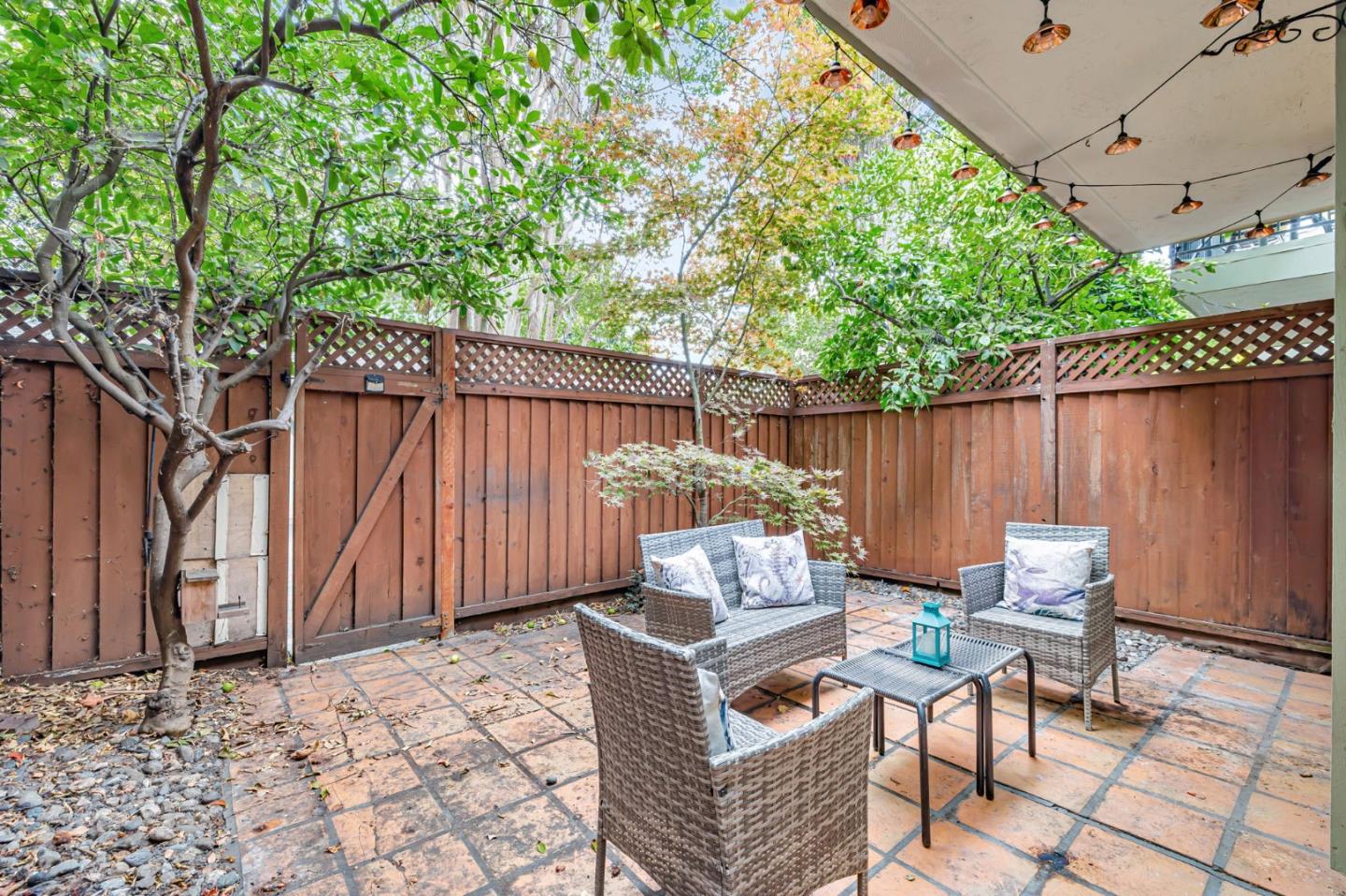 Detail Gallery Image 33 of 38 For 175 Evandale Ave #2,  Mountain View,  CA 94043 - 2 Beds | 2/1 Baths