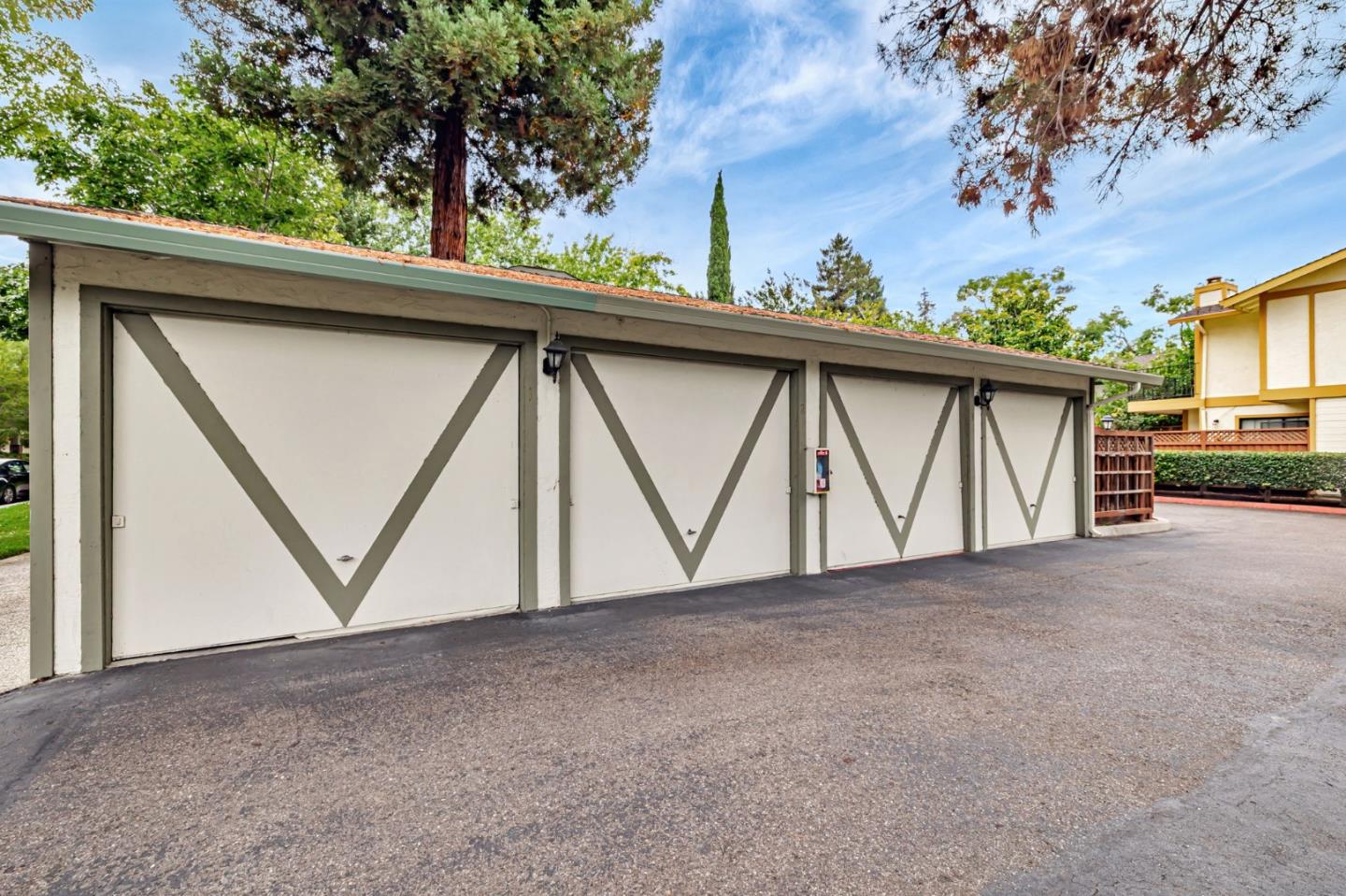 Detail Gallery Image 37 of 38 For 175 Evandale Ave #2,  Mountain View,  CA 94043 - 2 Beds | 2/1 Baths