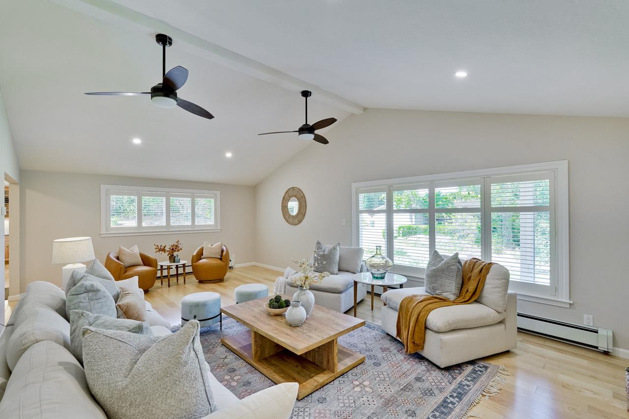 Detail Gallery Image 10 of 95 For 1590 Vineyard Dr, Los Altos,  CA 94024 - 5 Beds | 3 Baths