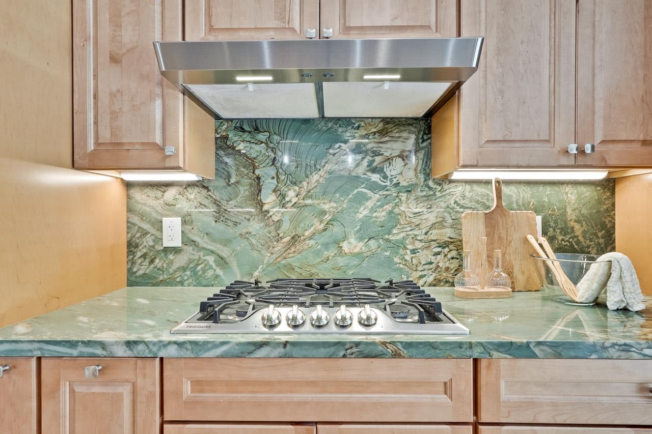 Detail Gallery Image 23 of 95 For 1590 Vineyard Dr, Los Altos,  CA 94024 - 5 Beds | 3 Baths