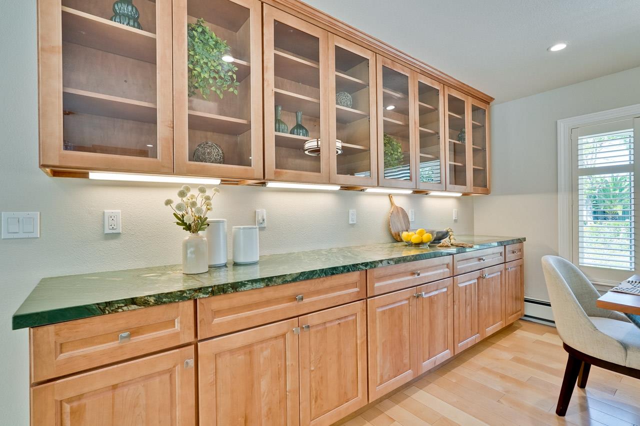 Detail Gallery Image 28 of 95 For 1590 Vineyard Dr, Los Altos,  CA 94024 - 5 Beds | 3 Baths