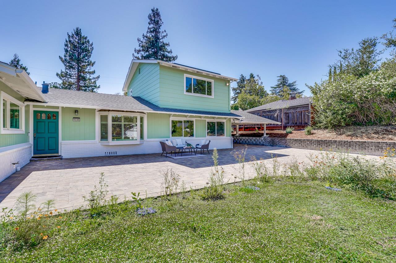 Detail Gallery Image 5 of 95 For 1590 Vineyard Dr, Los Altos,  CA 94024 - 5 Beds | 3 Baths