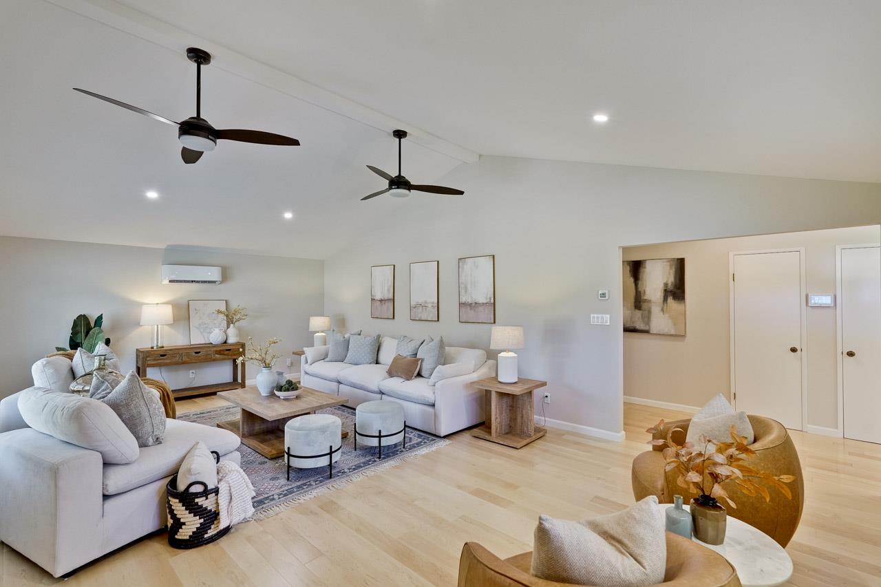 Detail Gallery Image 8 of 95 For 1590 Vineyard Dr, Los Altos,  CA 94024 - 5 Beds | 3 Baths