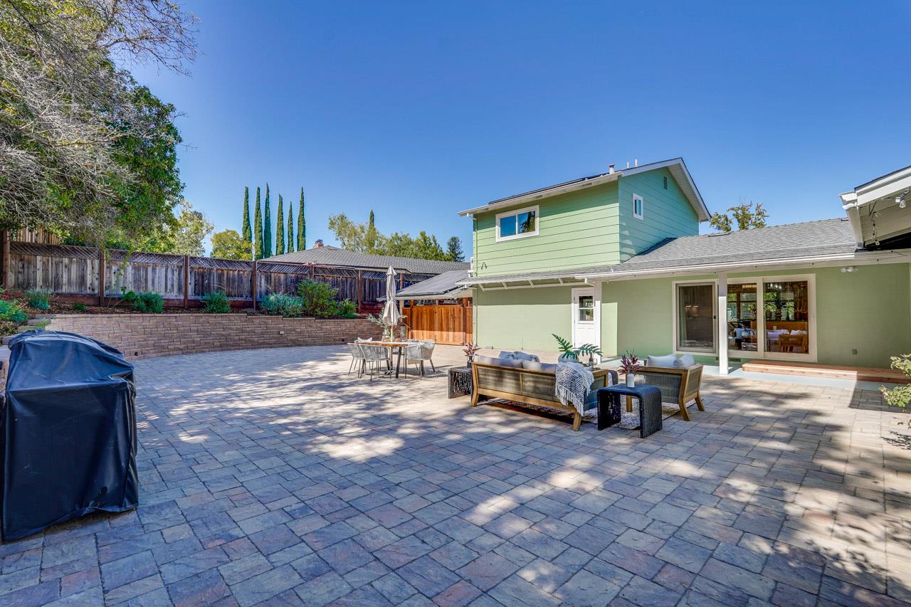 Detail Gallery Image 83 of 95 For 1590 Vineyard Dr, Los Altos,  CA 94024 - 5 Beds | 3 Baths