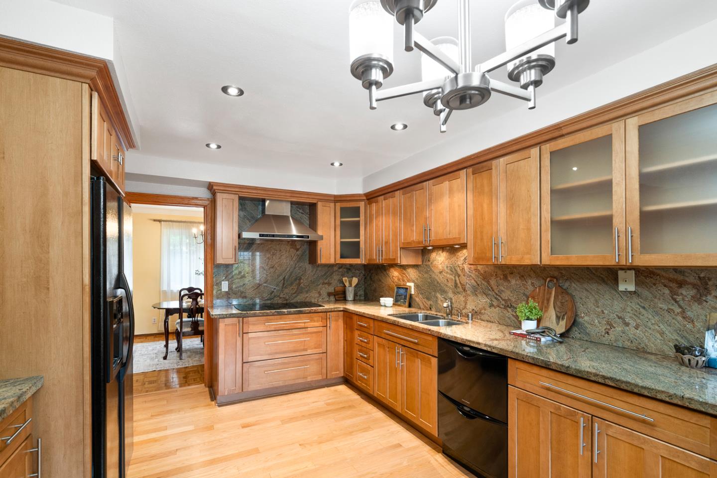 Detail Gallery Image 12 of 31 For 2679 Sean Ct, South San Francisco,  CA 94080 - 3 Beds | 2/1 Baths