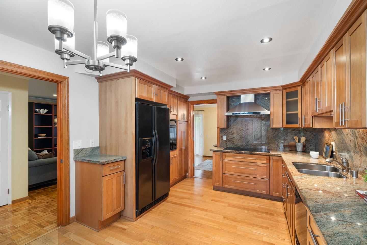 Detail Gallery Image 13 of 31 For 2679 Sean Ct, South San Francisco,  CA 94080 - 3 Beds | 2/1 Baths