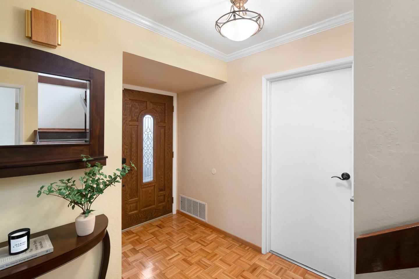 Detail Gallery Image 2 of 31 For 2679 Sean Ct, South San Francisco,  CA 94080 - 3 Beds | 2/1 Baths