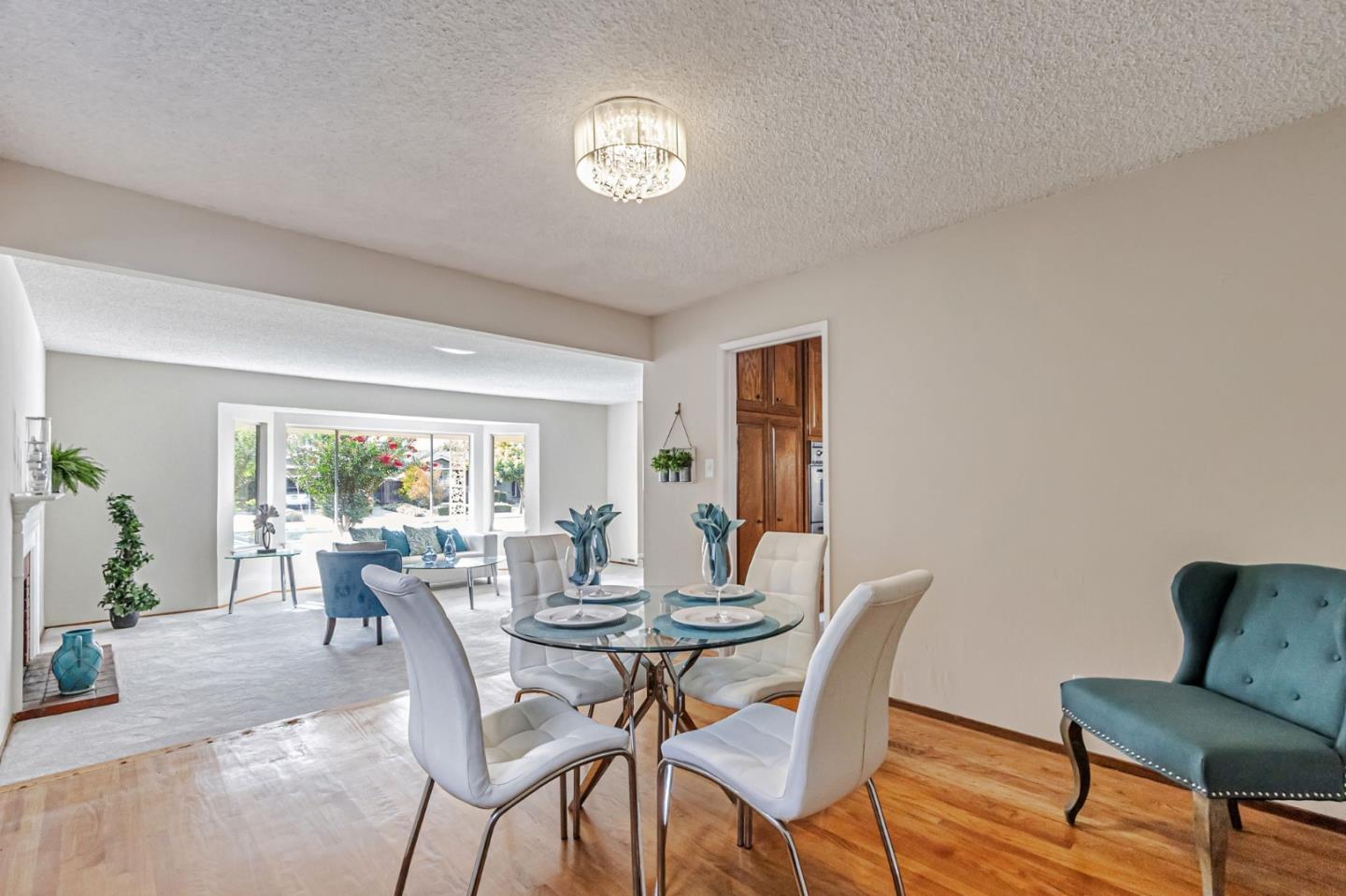 Detail Gallery Image 14 of 33 For 1831 Frobisher Way, San Jose,  CA 95124 - 5 Beds | 2/1 Baths