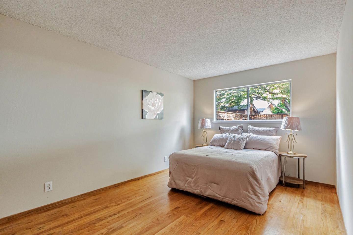 Detail Gallery Image 15 of 33 For 1831 Frobisher Way, San Jose,  CA 95124 - 5 Beds | 2/1 Baths