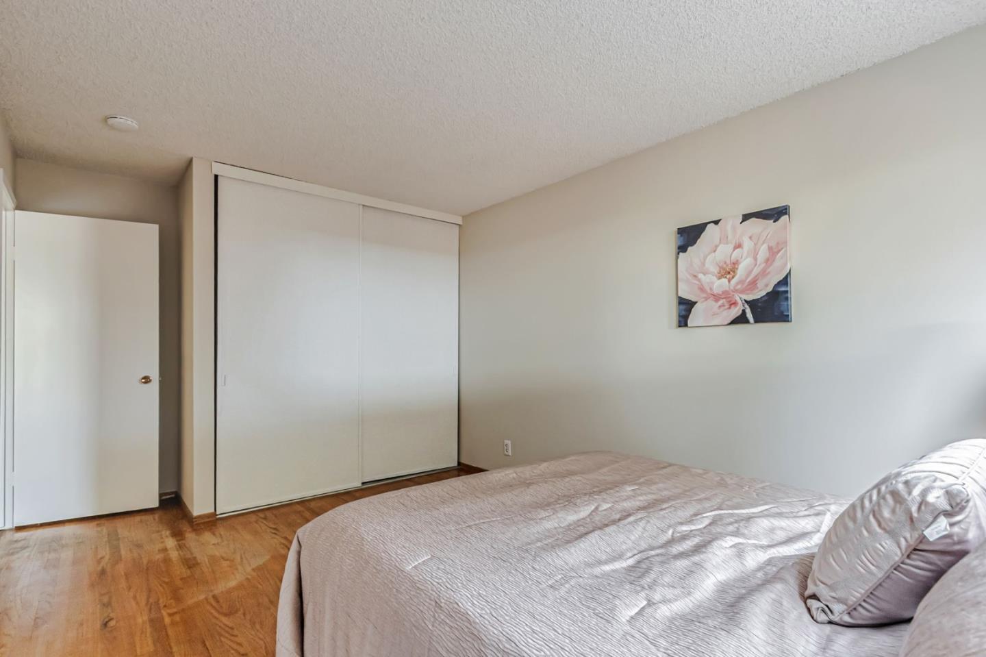 Detail Gallery Image 16 of 33 For 1831 Frobisher Way, San Jose,  CA 95124 - 5 Beds | 2/1 Baths