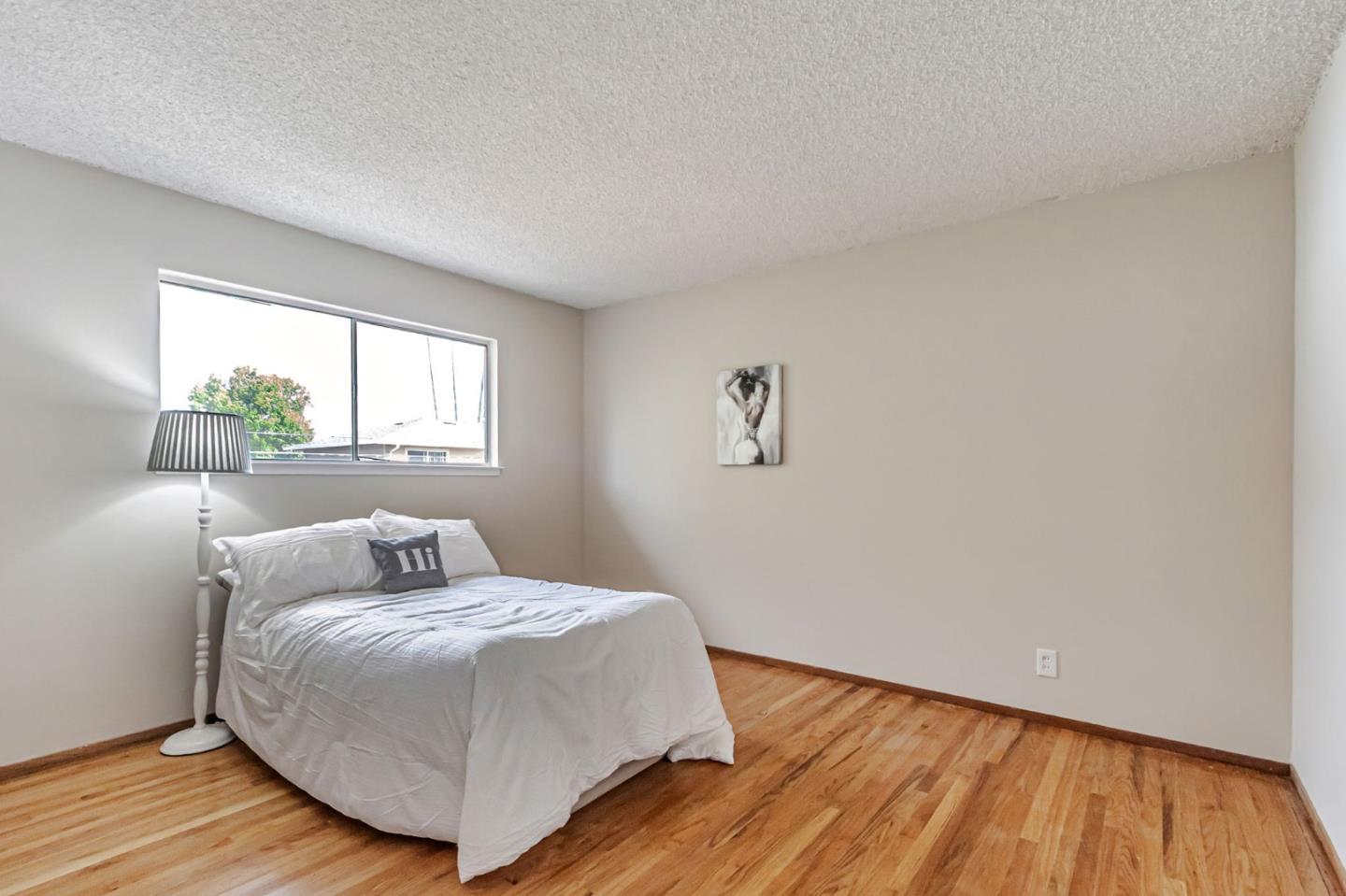 Detail Gallery Image 18 of 33 For 1831 Frobisher Way, San Jose,  CA 95124 - 5 Beds | 2/1 Baths