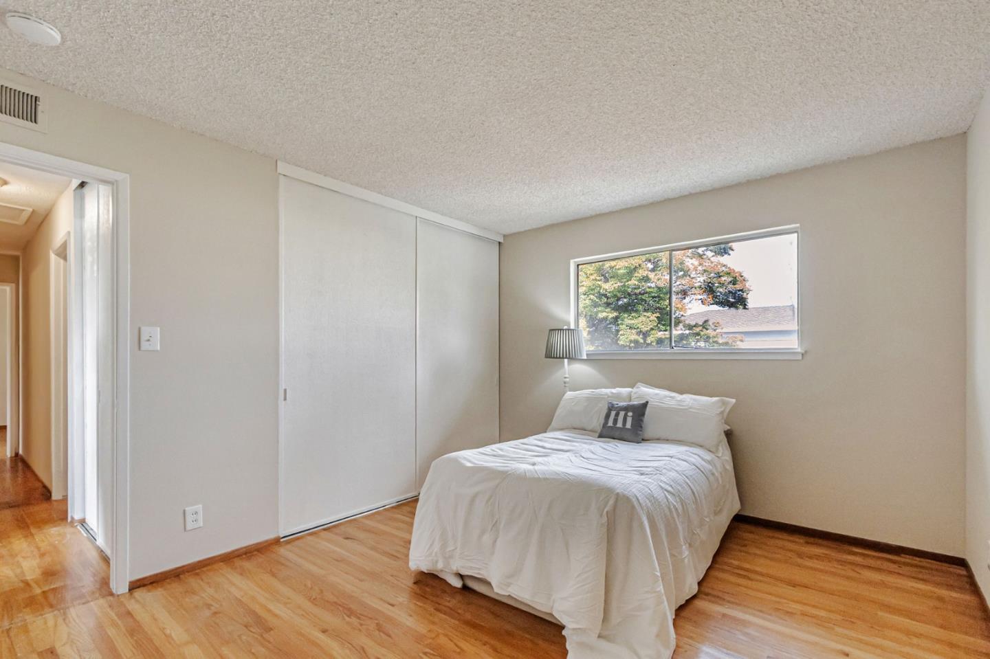 Detail Gallery Image 19 of 33 For 1831 Frobisher Way, San Jose,  CA 95124 - 5 Beds | 2/1 Baths