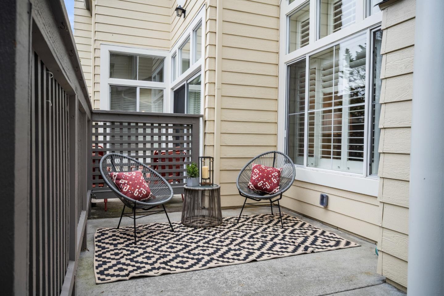 Detail Gallery Image 3 of 38 For 27 Patrick Way, Half Moon Bay,  CA 94019 - 2 Beds | 2/1 Baths