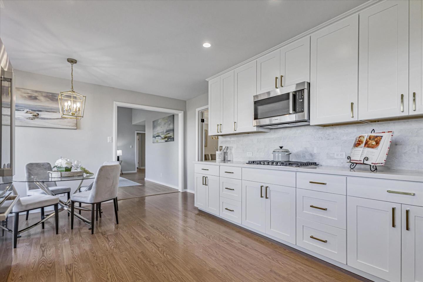 Detail Gallery Image 14 of 22 For 630 Darrell Rd, Hillsborough,  CA 94010 - 3 Beds | 2/1 Baths