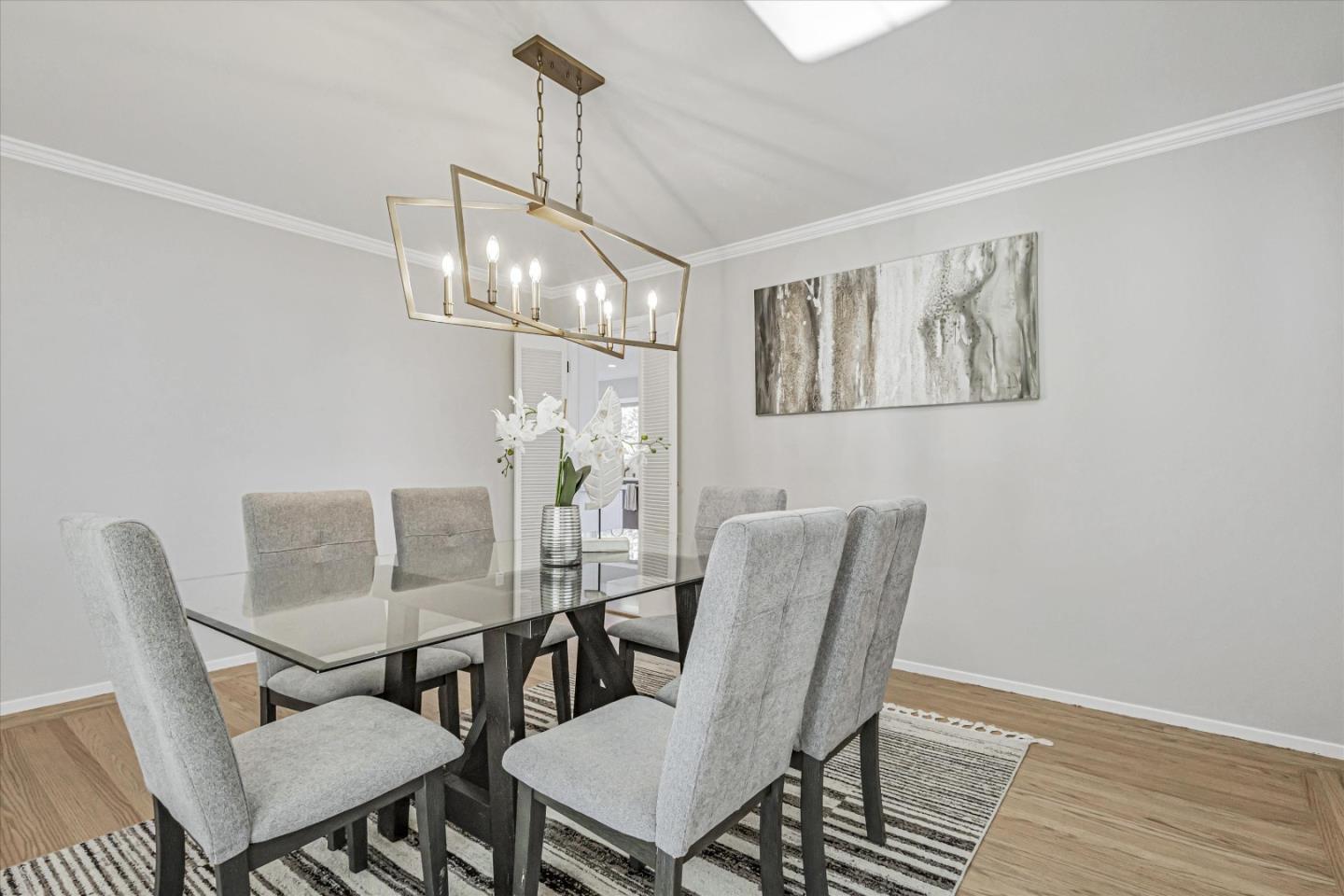 Detail Gallery Image 18 of 22 For 630 Darrell Rd, Hillsborough,  CA 94010 - 3 Beds | 2/1 Baths