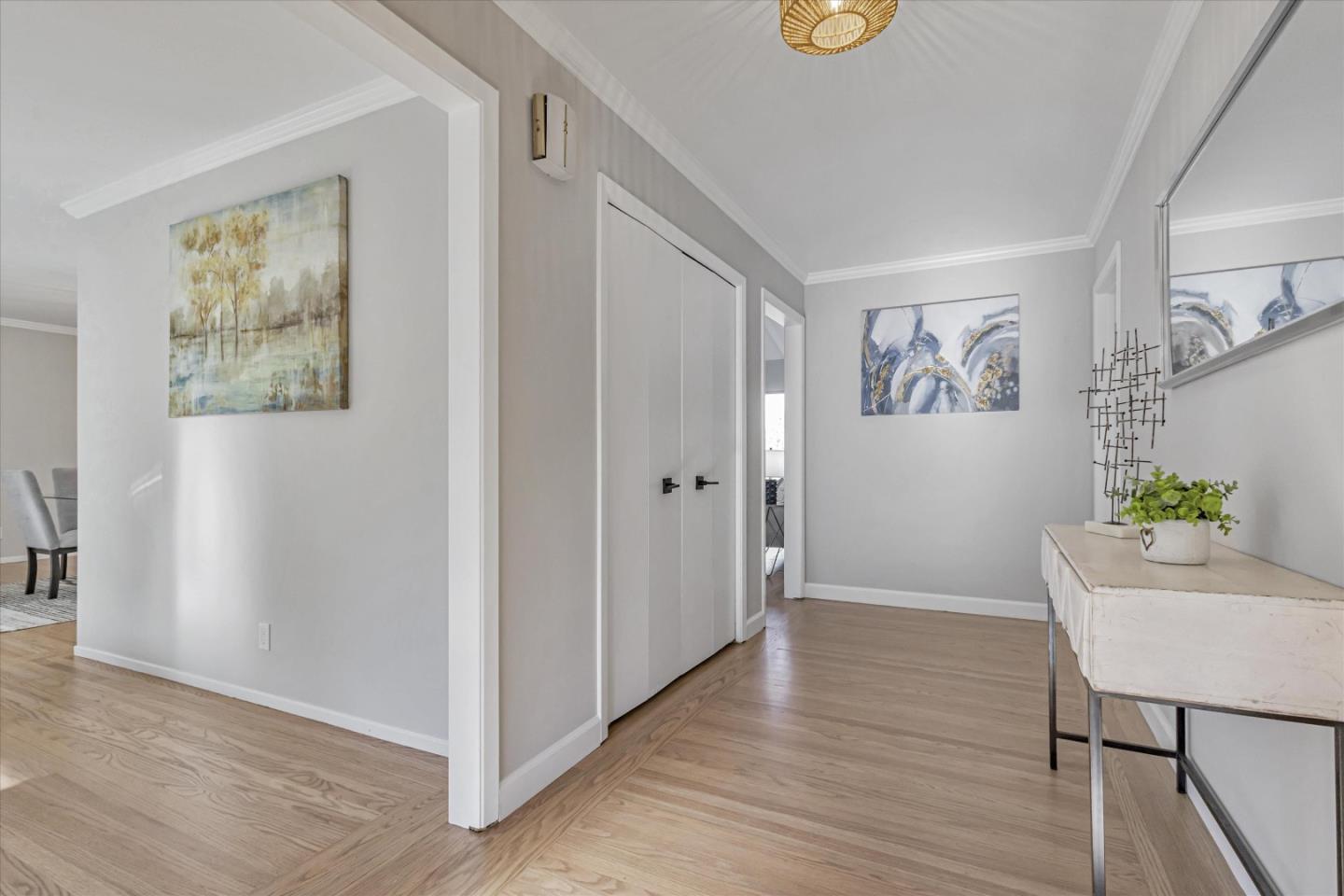 Detail Gallery Image 4 of 22 For 630 Darrell Rd, Hillsborough,  CA 94010 - 3 Beds | 2/1 Baths