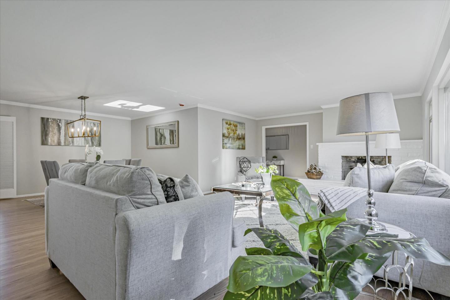 Detail Gallery Image 6 of 22 For 630 Darrell Rd, Hillsborough,  CA 94010 - 3 Beds | 2/1 Baths