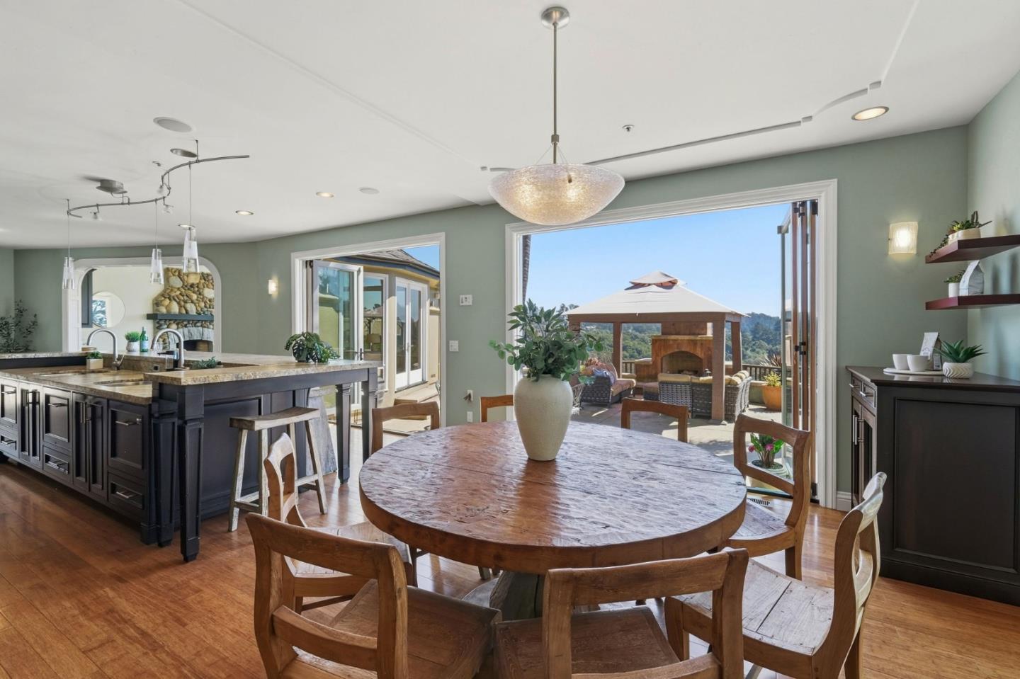 Detail Gallery Image 13 of 67 For 380 Mockingbird Ridge Rd, Watsonville,  CA 95076 - 4 Beds | 3/1 Baths