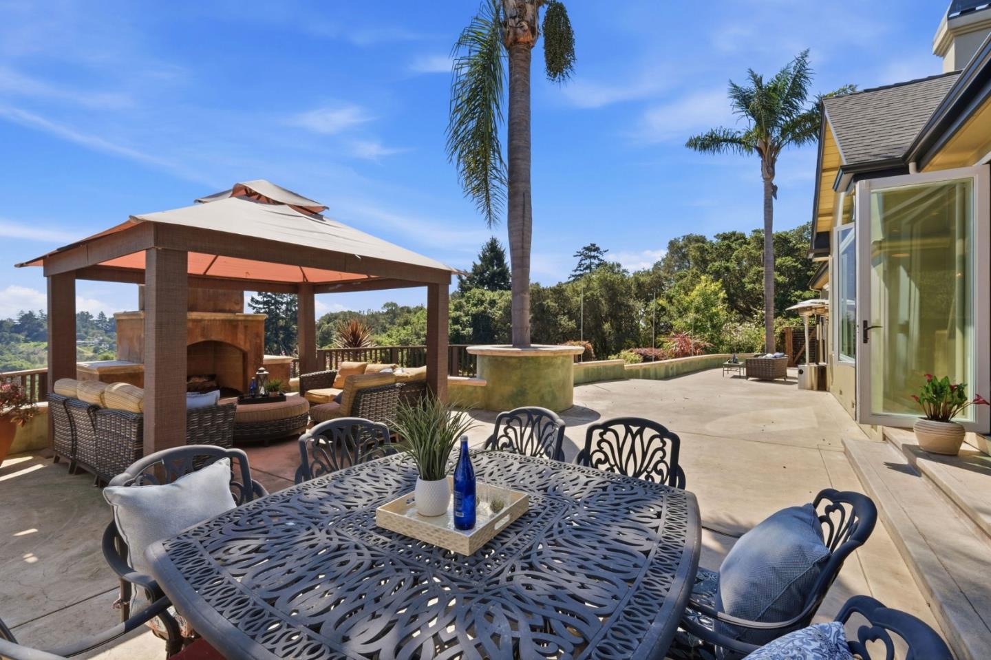 Detail Gallery Image 14 of 67 For 380 Mockingbird Ridge Rd, Watsonville,  CA 95076 - 4 Beds | 3/1 Baths